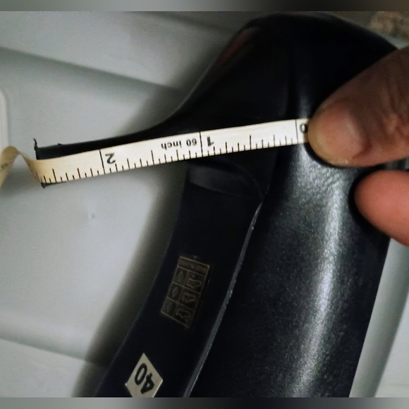 Black high heels - Picture 8 of 9